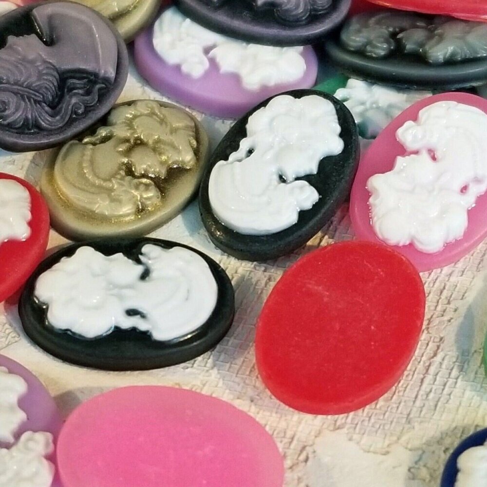 Victorian Raised Cameo Resin Cabochons Mixed Color 18x13mm Oval 10 pcs - Picture 4 of 10